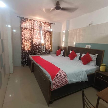 Hotel O Ajay Джаму Екстериор снимка