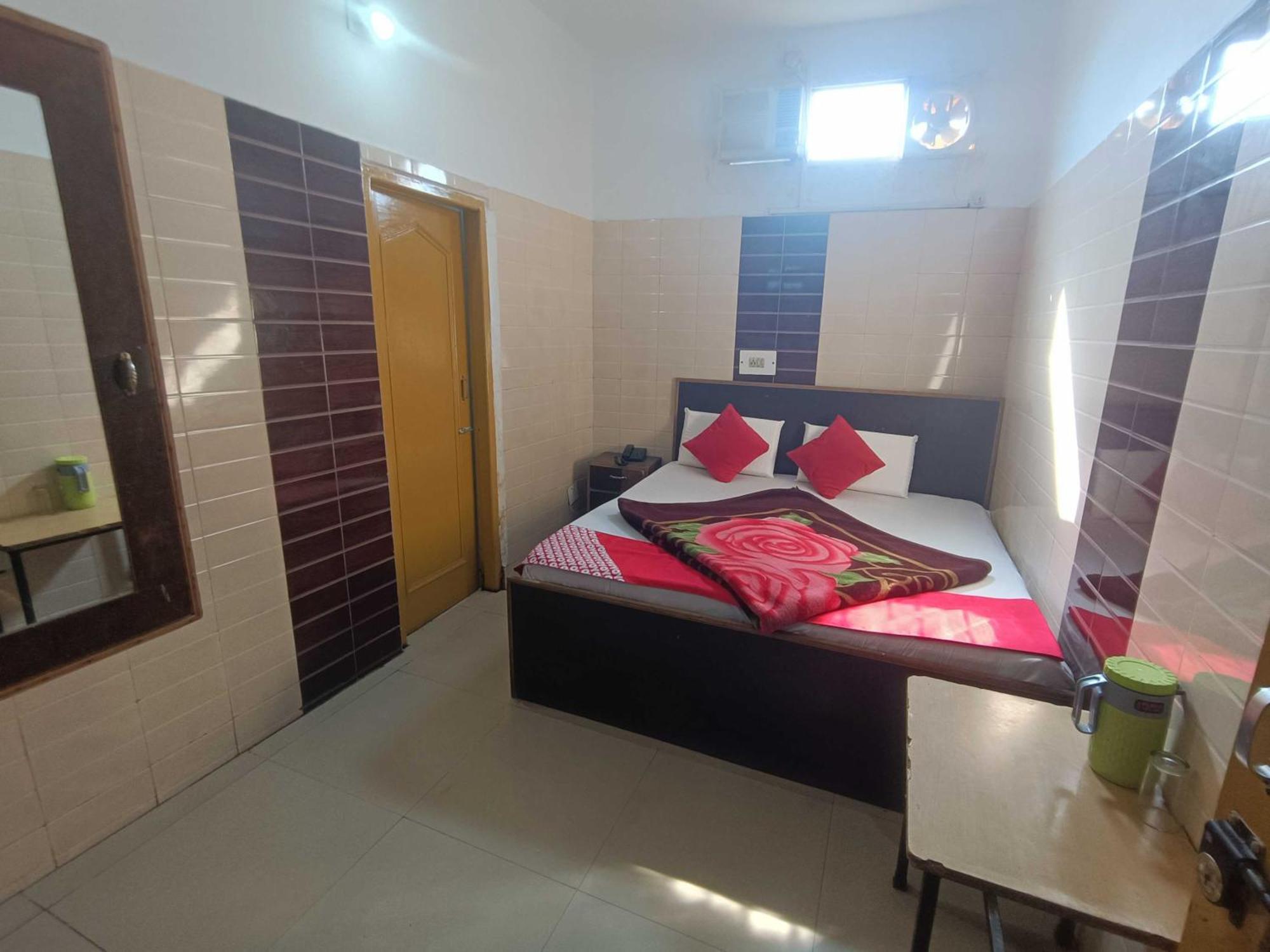 Hotel O Ajay Джаму Екстериор снимка