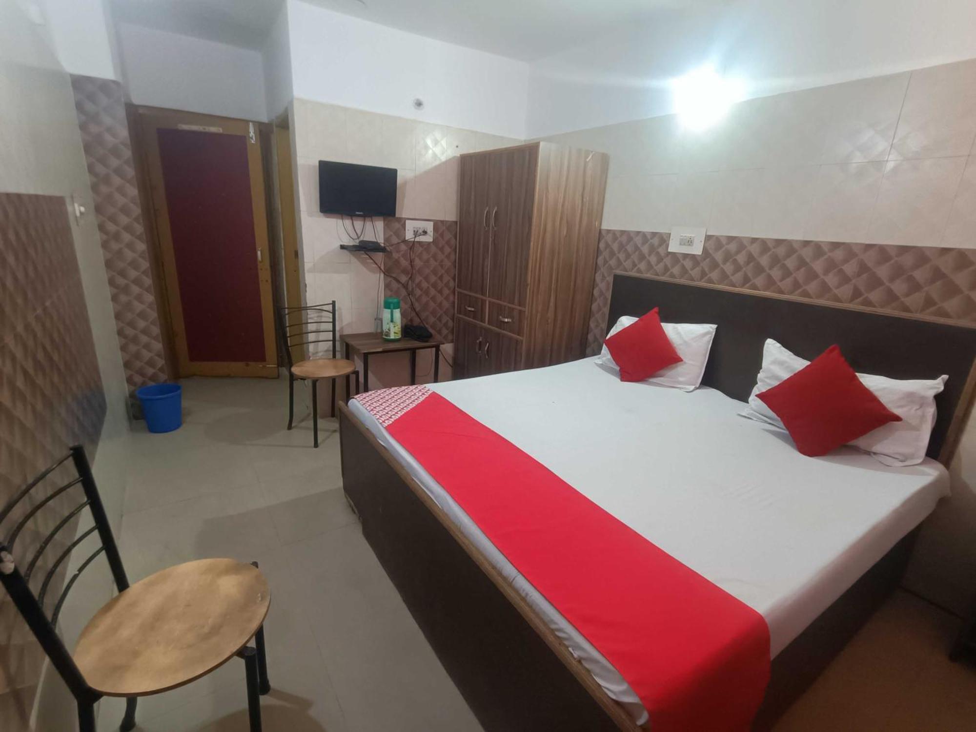 Hotel O Ajay Джаму Екстериор снимка