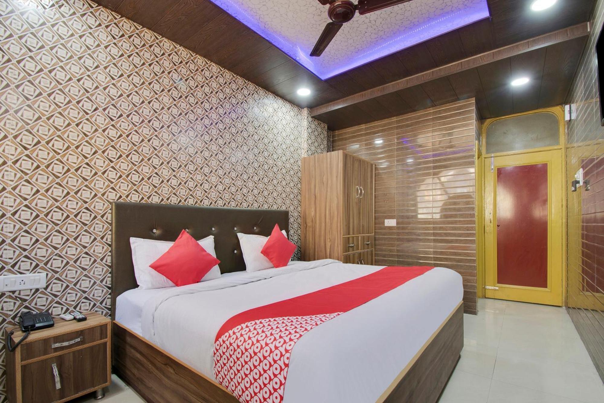 Hotel O Ajay Джаму Екстериор снимка